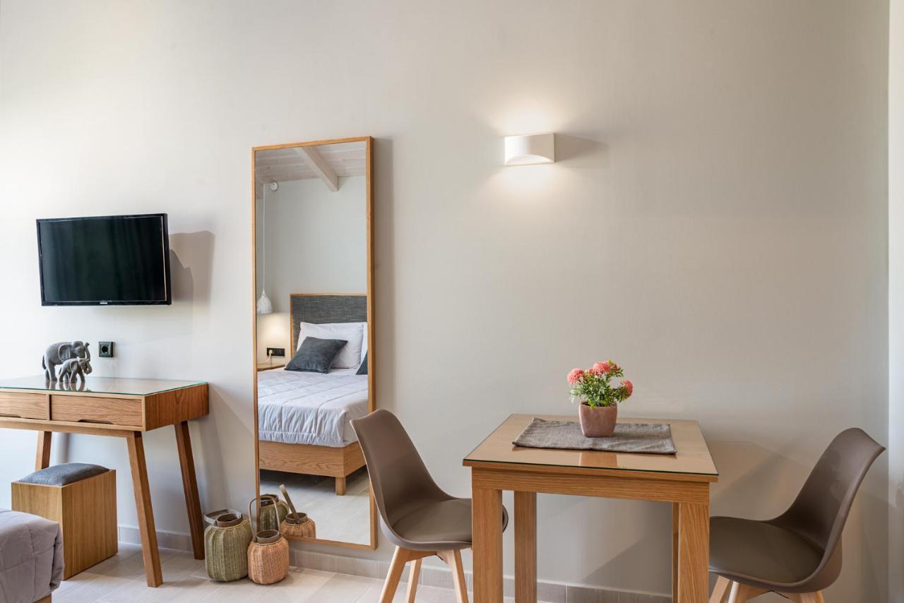 Alektor Luxury Apartments ザキントス エクステリア 写真